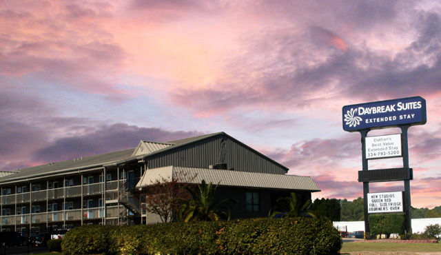 Daybreak Suites Extended Stay 多森 外观 照片